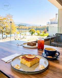 Brunch by the lake